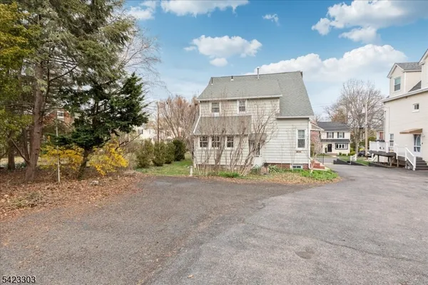 $2,695 | 81 Tooker Avenue, Unit 1, Springfield, NJ 07081