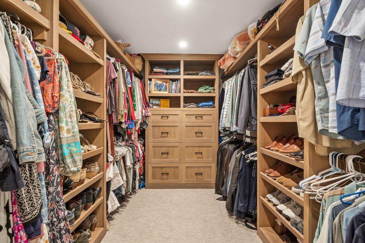 987 Cheltenham Road Santa Barbara, CA 93105 - Photo 14 of 26 Cheltenham987PrimaryWalk-InCloset