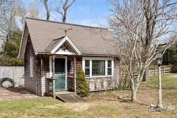 $999,000 | 20 Blue Shutters Lane, Falmouth, MA 02556