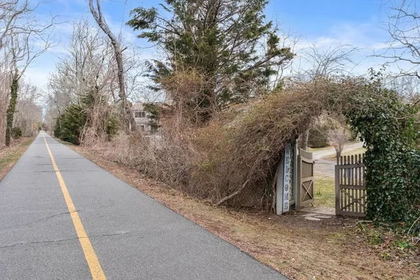 $999,000 | 20 Blue Shutters Lane, Falmouth, MA 02556