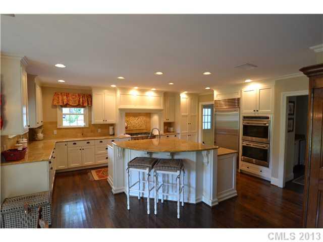 1541 South Wendover Road Charlotte, NC 28211 - Photo 2 of 16 Gallery Image 2