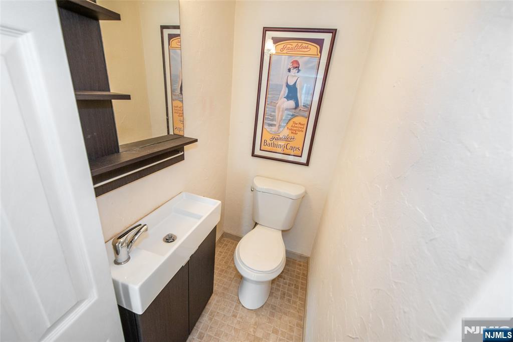 8 Pershing Street Emerson, NJ 07630 - Photo 17 of 25