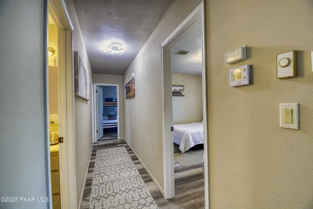 a en suite bathroom with a sink and a mirror