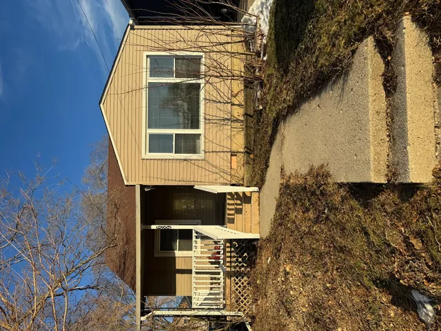 $209,000 | 689 North Lincoln Avenue, Aurora, IL 60505