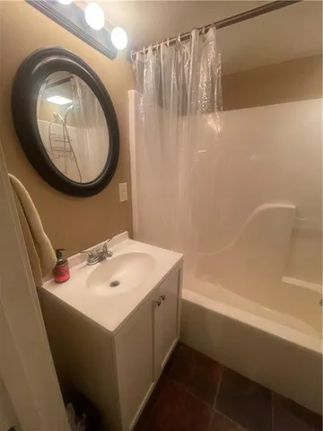 $275,000 | 7924 Northwest Milrey Drive, Kansas City, MO 64152