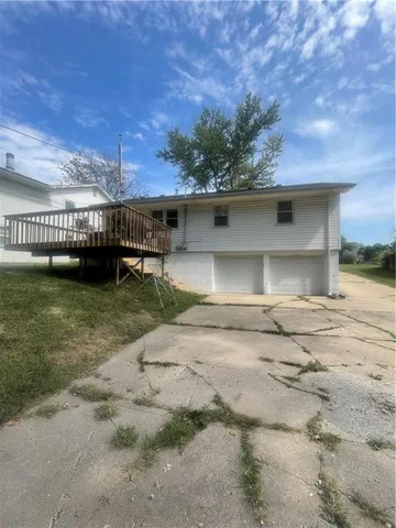 $275,000 | 7924 Northwest Milrey Drive, Kansas City, MO 64152