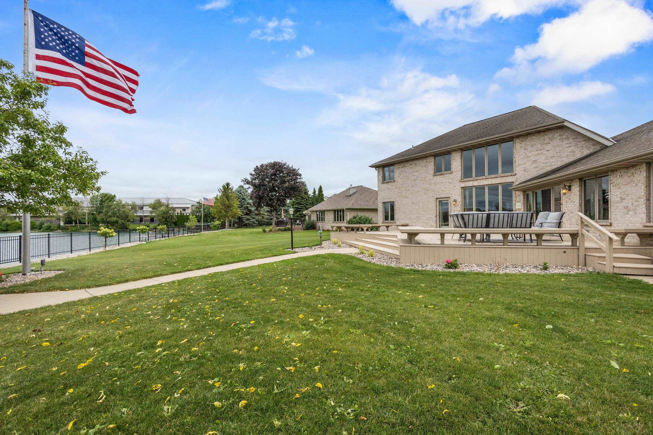 2516 Van Rite Court Green Bay, WI 54311 - Photo 3 of 62