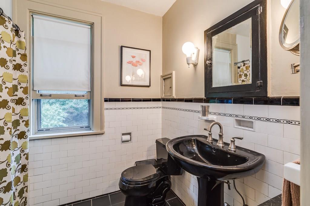 459 Beverly Road Pittsburgh, PA 15216 - Photo 18 of 24 Gallery Image 18