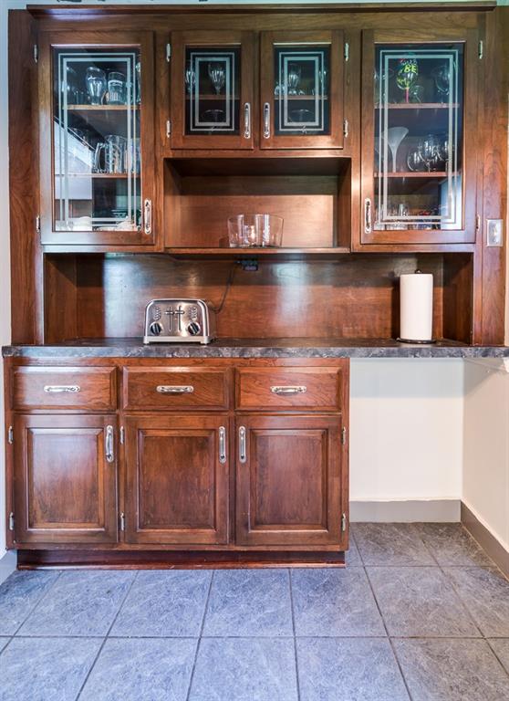 459 Beverly Road Pittsburgh, PA 15216 - Photo 10 of 24 Gallery Image 10