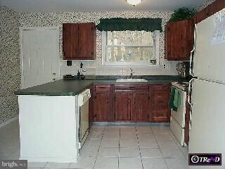 402 Berkley Road Exton, PA 19341 - Photo 5 of 6 Gallery Image 5