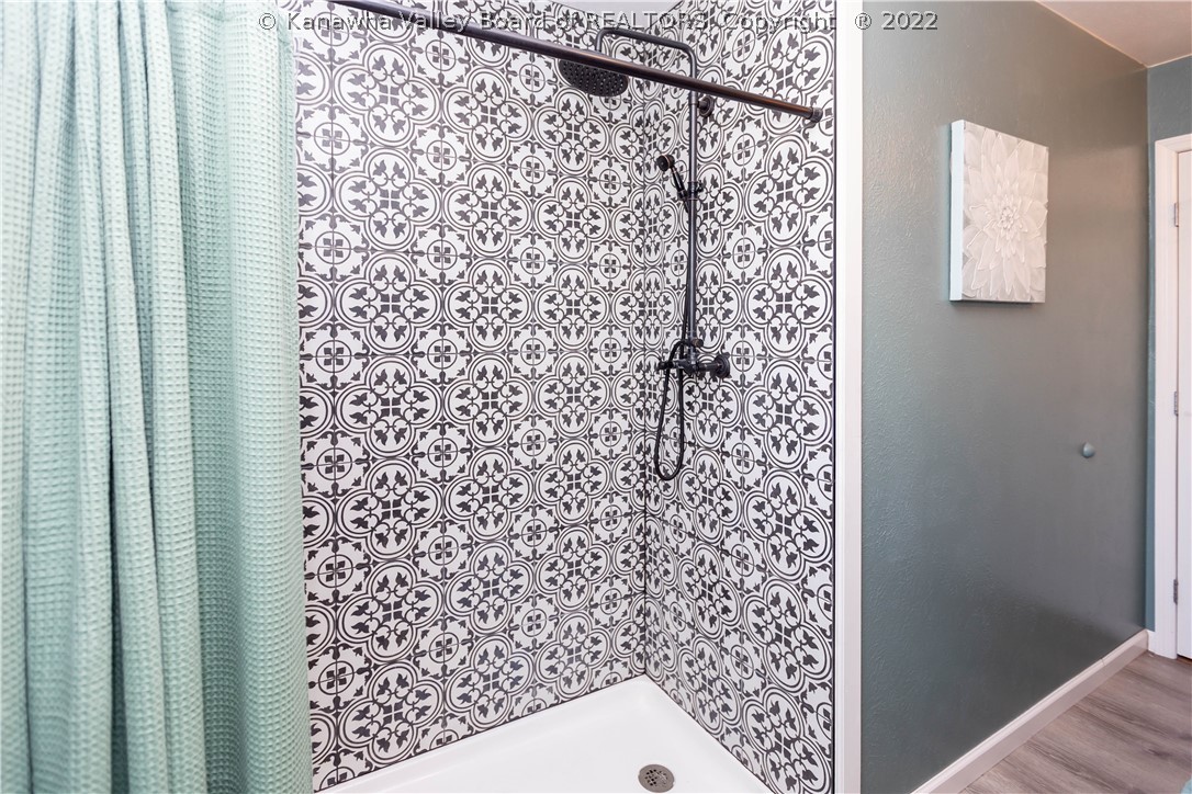 2022 Mount Vernon Road Hurricane, WV 25526 - Photo 24 of 34 Gallery Image 24
