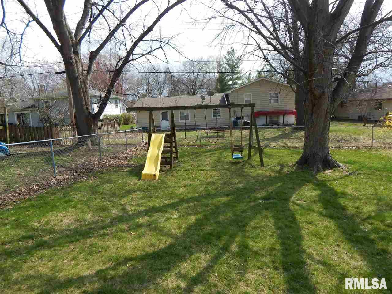 1717 Middle Road Bettendorf, IA 52722 - Photo 6 of 13 Gallery Image 6