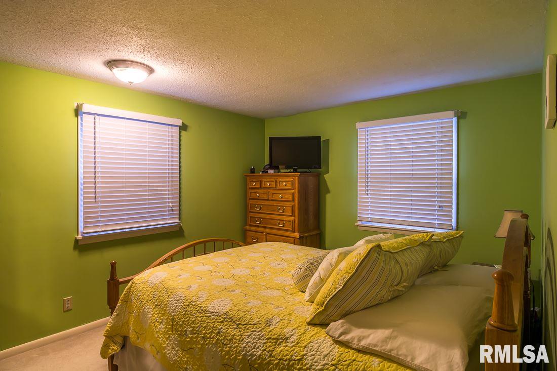 1717 Middle Road Bettendorf, IA 52722 - Photo 7 of 13 Gallery Image 7