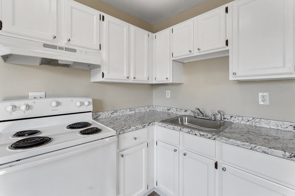 32 Worcester Road Charlton, MA 01507 - Photo 16 of 39