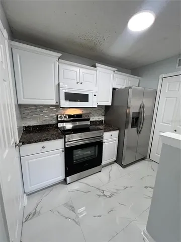 $130,000 | 3550 Tobago Lane, Unit 304, Tampa, FL 33614