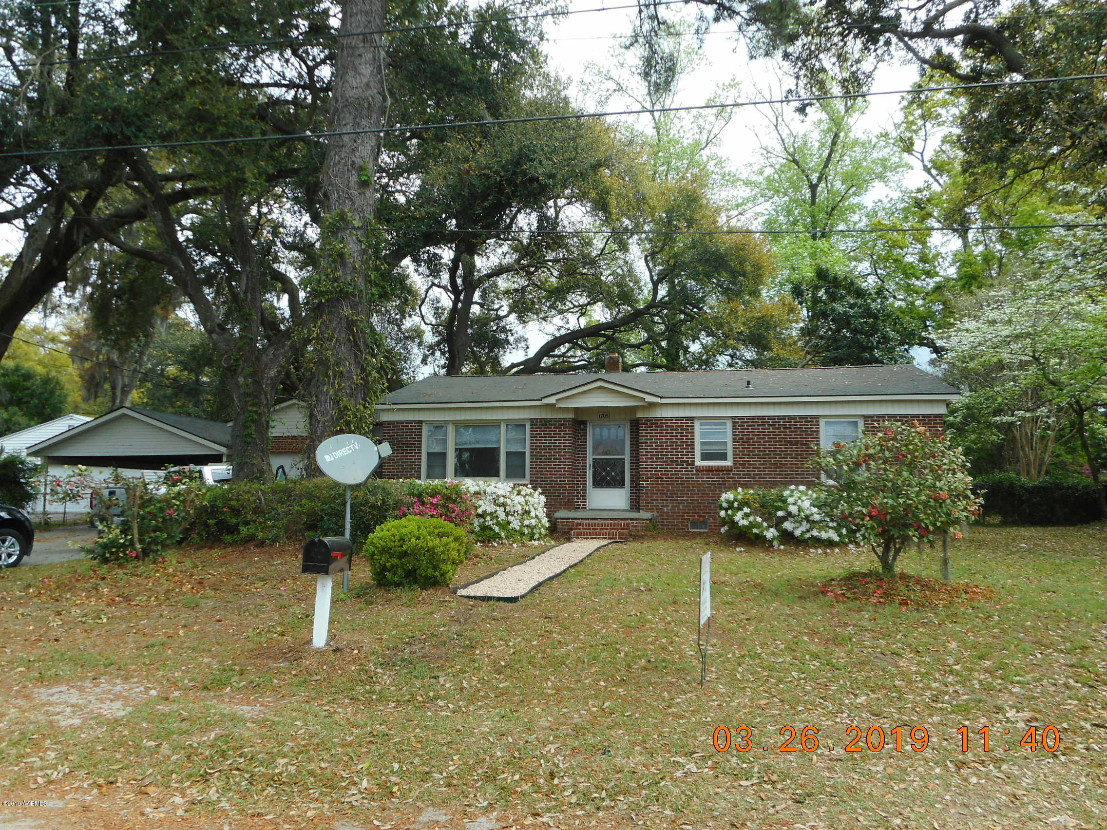 1705 State Rd S-7-202 Beaufort, SC 29902 - Photo 1 of 18 DSCN2915
