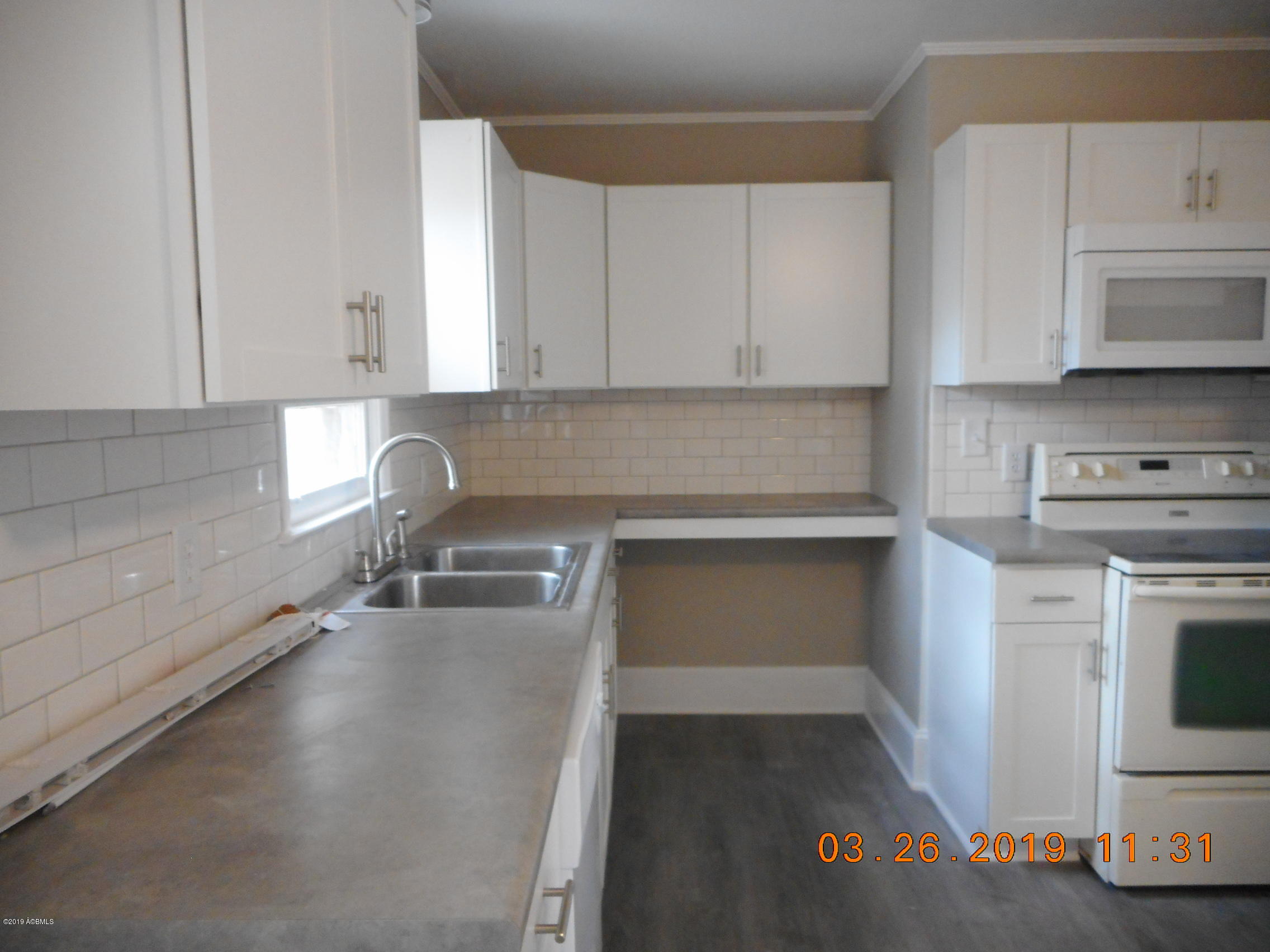 1705 State Rd S-7-202 Beaufort, SC 29902 - Photo 7 of 18 DSCN2904