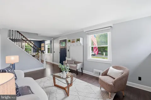 $900,000 | 3322 Holloman Road, Falls Church, VA 22042