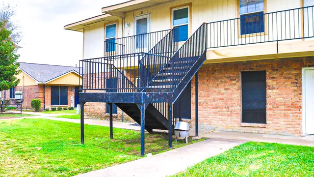 $65,000 | 3308 Burke Road, Unit 21, Pasadena, TX 77504