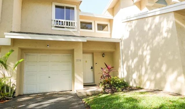 $2,850 | 2274 Discovery Circle West, Deerfield Beach, FL 33442