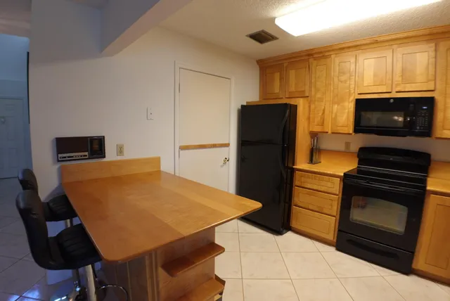 $2,850 | 2274 Discovery Circle West, Deerfield Beach, FL 33442