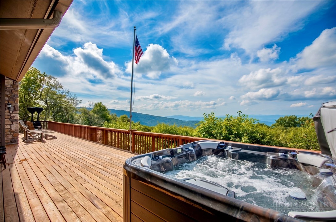 200 Summit Road Beech Mountain, NC 28604 - Photo 4 of 47