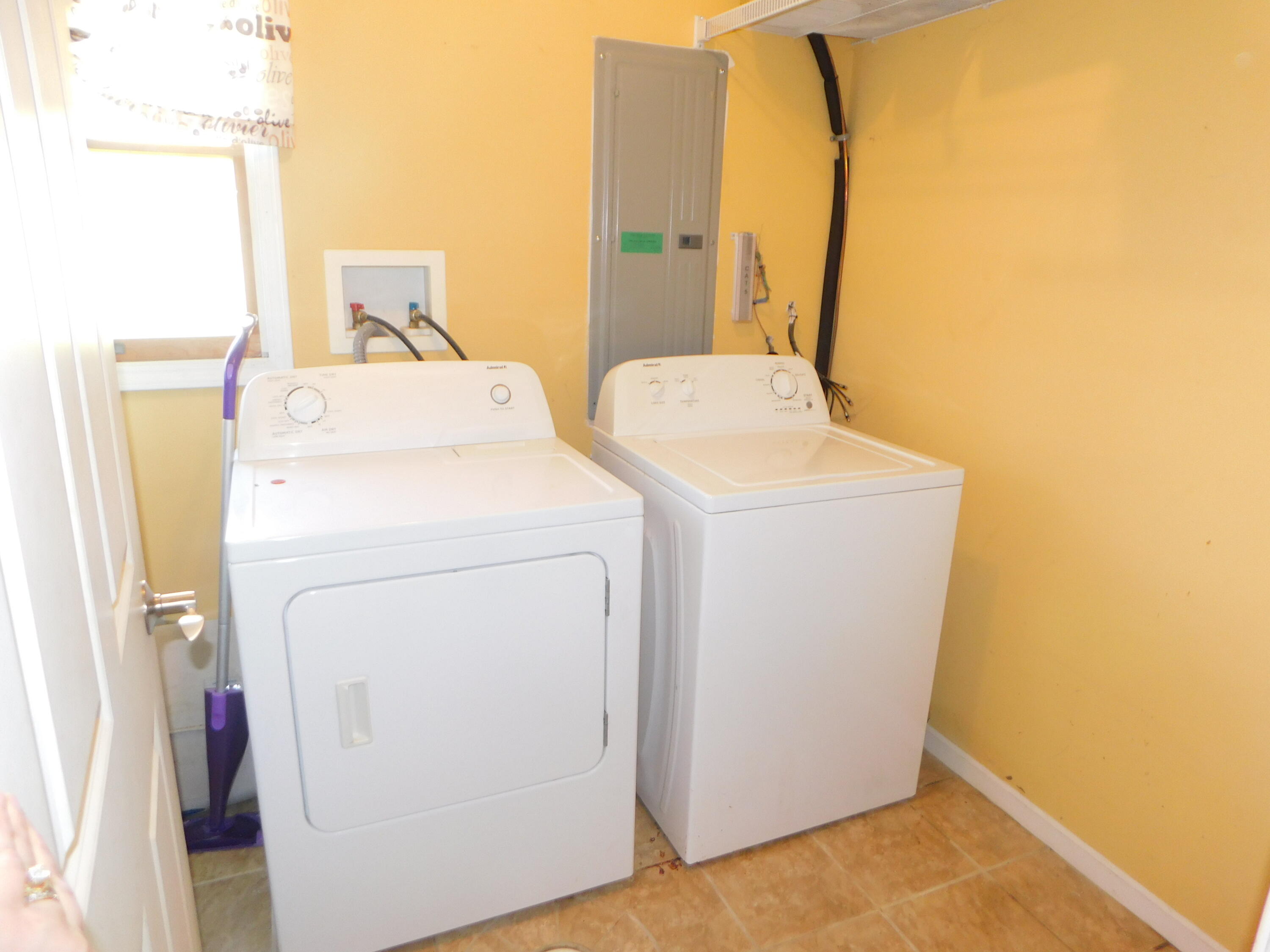 309 East Delaware Street Decatur, MI 49045 - Photo 12 of 19 DSCN2158