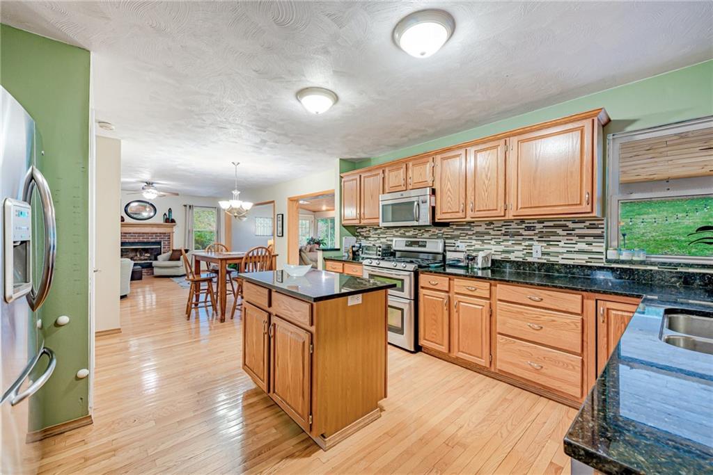 761 Lougeay Road Pittsburgh, PA 15235 - Photo 8 of 45 Gallery Image 8