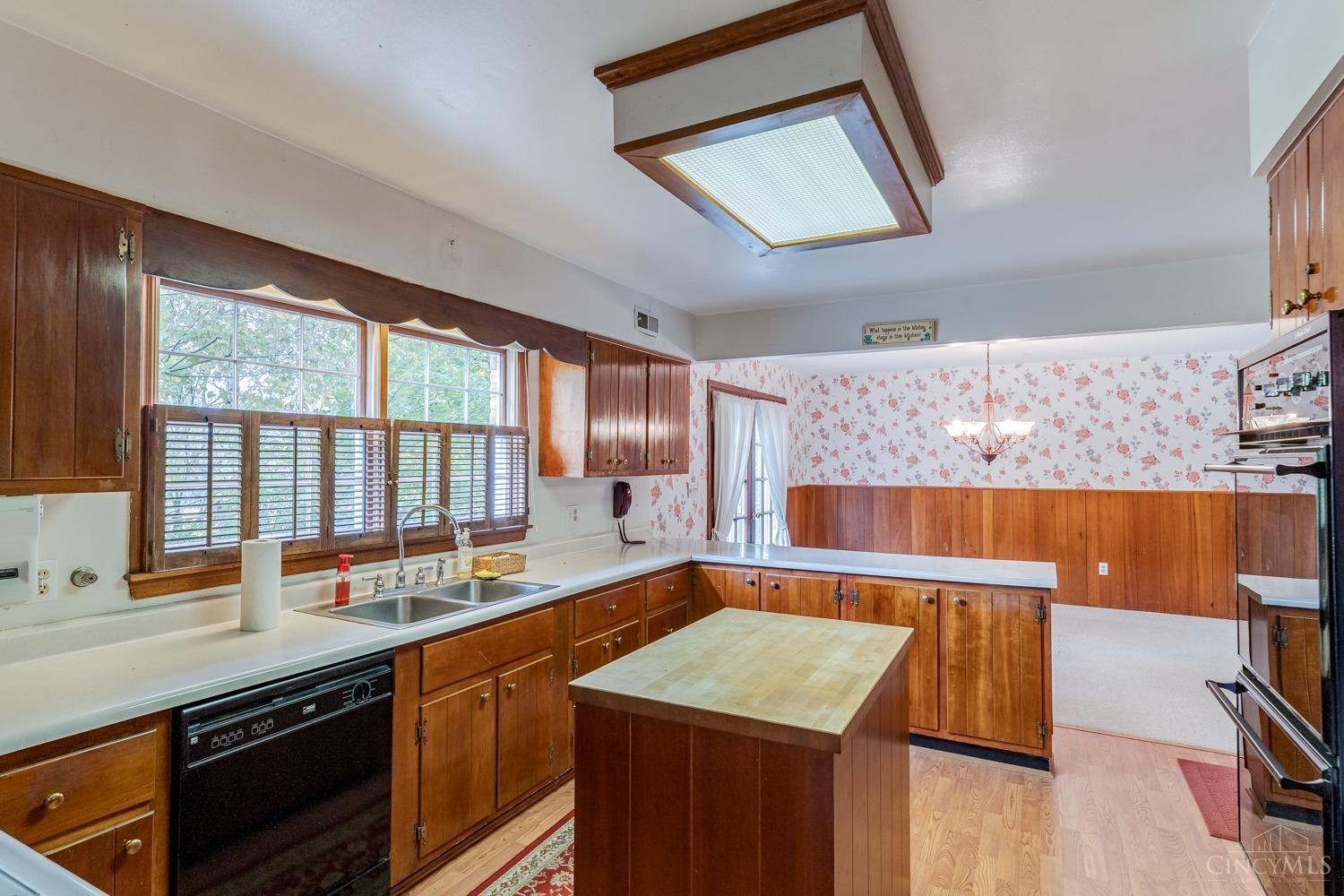 6975 Lawyer Road Cincinnati, OH 45244 - Photo 10 of 38 Gallery Image 10