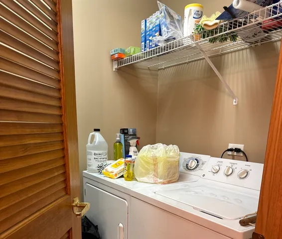 $374,900 | 5105 Madison Street, Unit 1206, Skokie, IL 60077