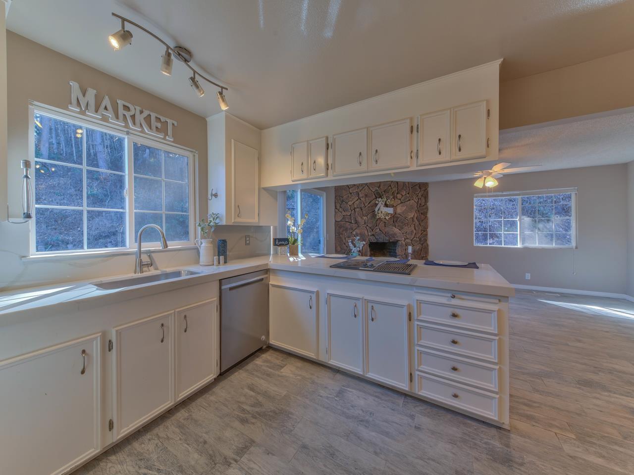 778 Paradise Road Salinas, CA 93907 - Photo 8 of 33 Gallery Image 8