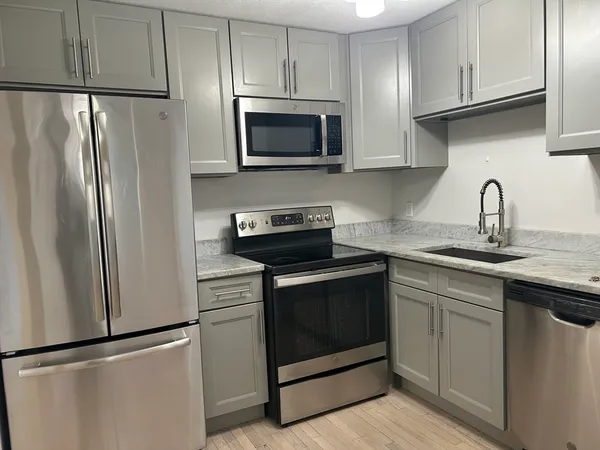 $2,800 | 380 A Great Road, Unit 301, Acton, MA 01720