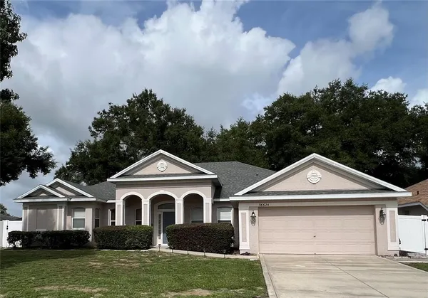 $385,000 | 36624 Grand Island Oaks Circle, Grand Island, FL 32735