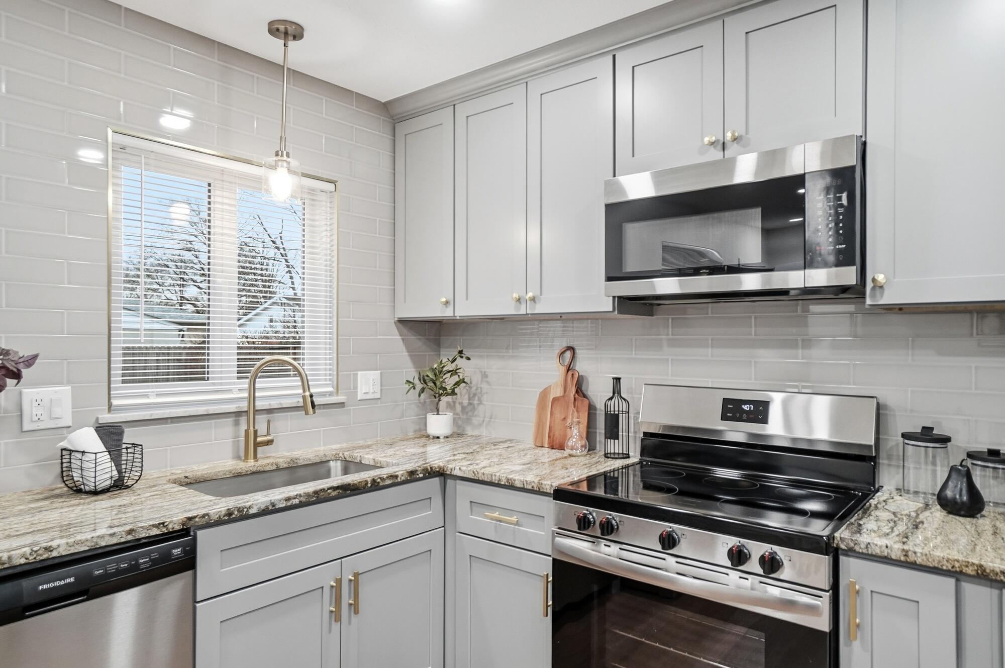 4455 Kenfield Road Columbus, OH 43224 - Photo 12 of 44 Kitchen