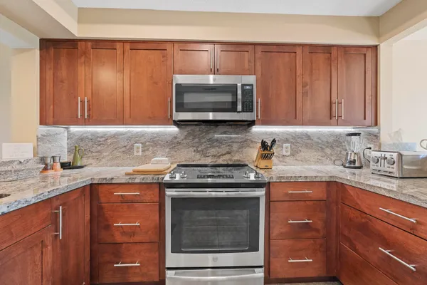 $529,000 | 752 Vista Lago Drive North, Palm Desert, CA 92211