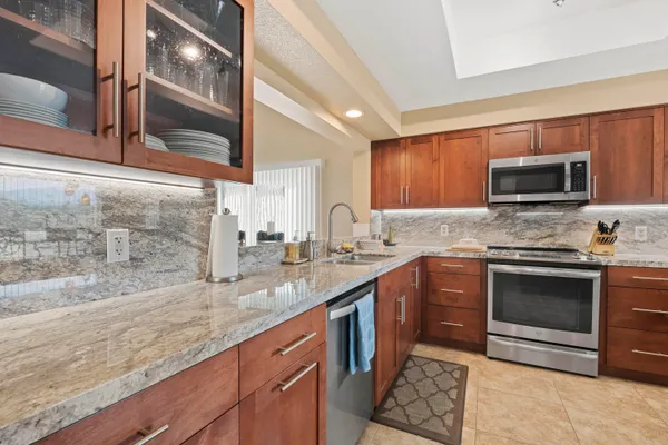 $529,000 | 752 Vista Lago Drive North, Palm Desert, CA 92211