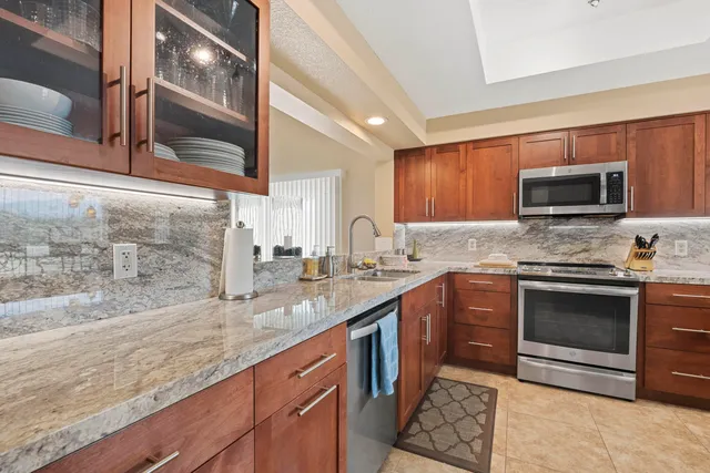 $529,000 | 752 Vista Lago Drive North, Palm Desert, CA 92211