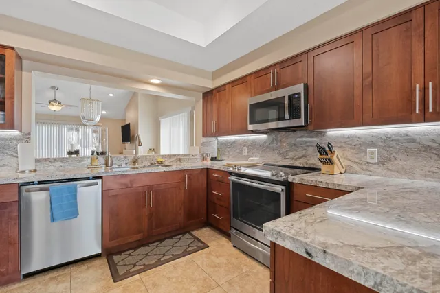 $529,000 | 752 Vista Lago Drive North, Palm Desert, CA 92211