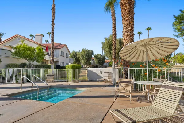 $529,000 | 752 Vista Lago Drive North, Palm Desert, CA 92211