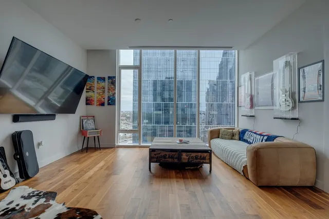 $5,250 | 160 2nd Avenue South, Unit 1504, Nashville, TN 37201