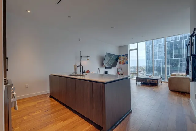 $5,250 | 160 2nd Avenue South, Unit 1504, Nashville, TN 37201