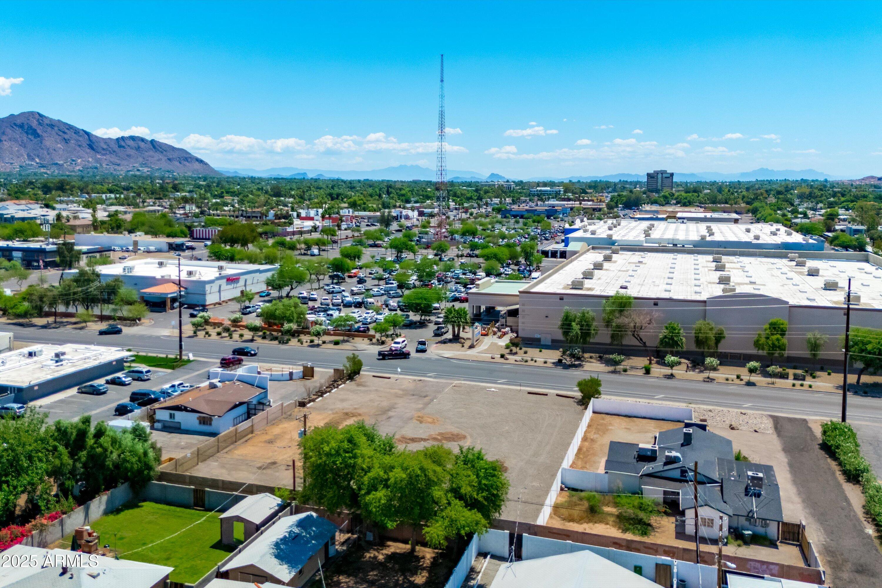 2814 North 36th Street Phoenix, AZ 85008 - Photo 11 of 16 a view of a city