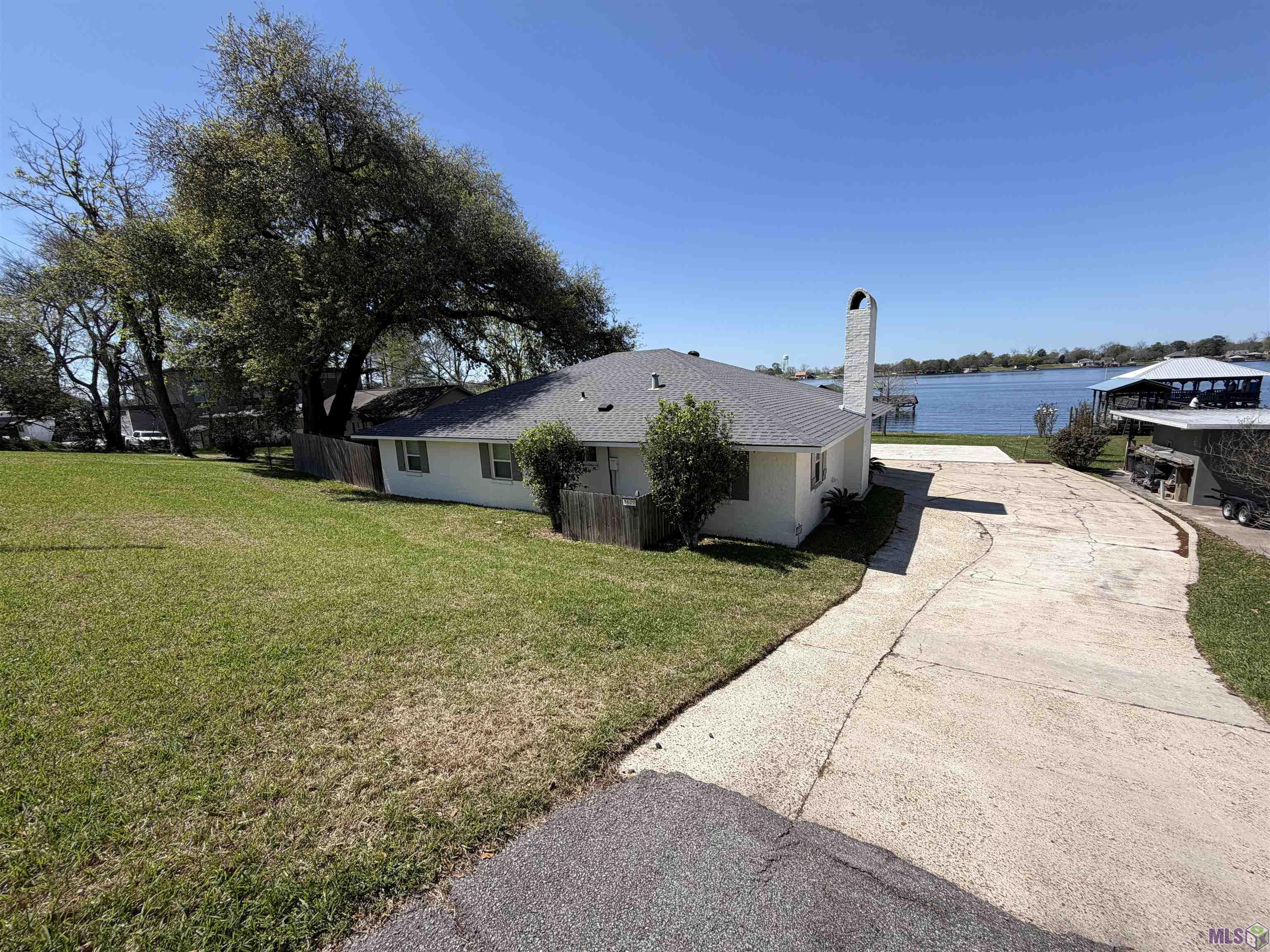 8609 Island Road Ventress, LA 70783 - Photo 2 of 24