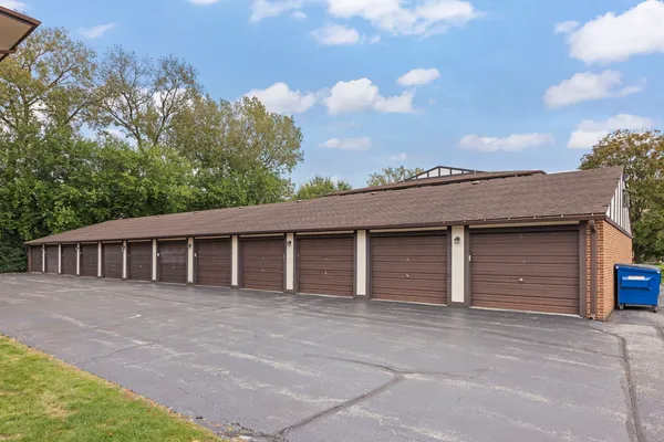 $258,000 | 10965 South 84th Avenue, Unit 3C, Palos Hills, IL 60465