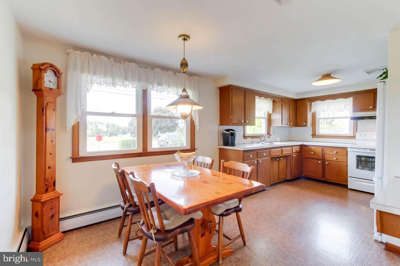 4262 Walters Hatchery Road York, PA 17408 - Photo 4 of 25