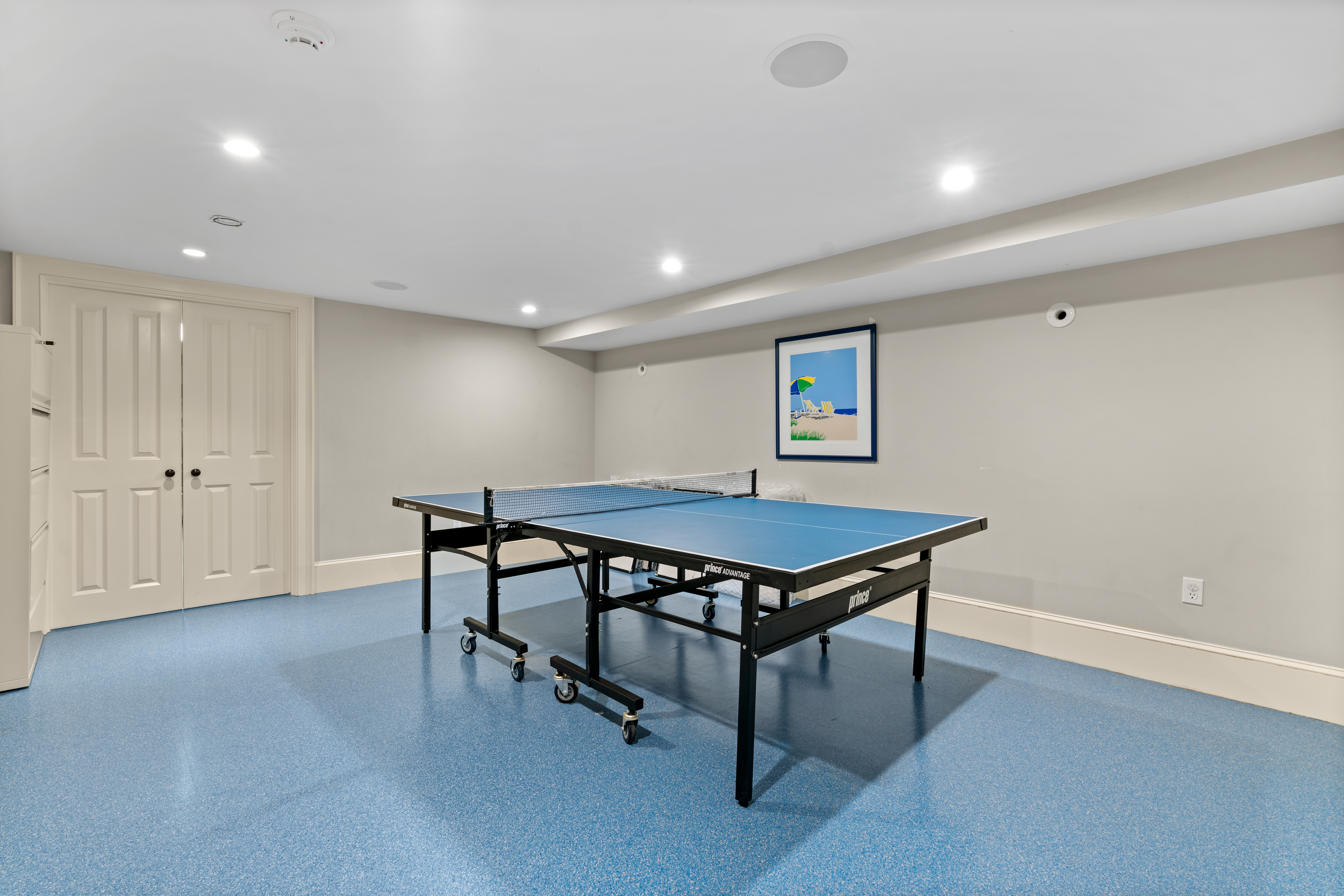 42 Main Street Nantucket, MA 02554 - Photo 27 of 40 a room with furniture pool table and window