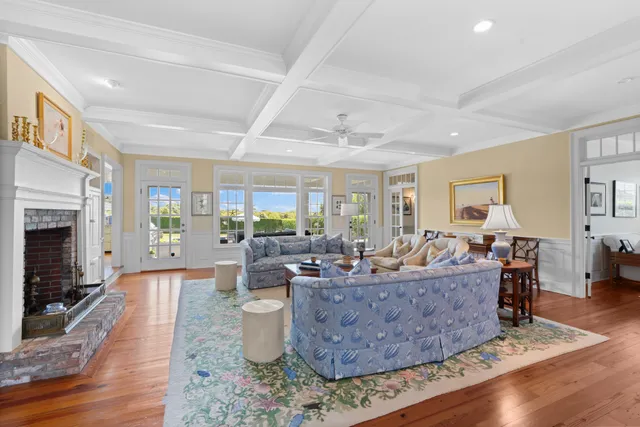 $9,750,000 | 42 Main Street, Nantucket, MA 02554