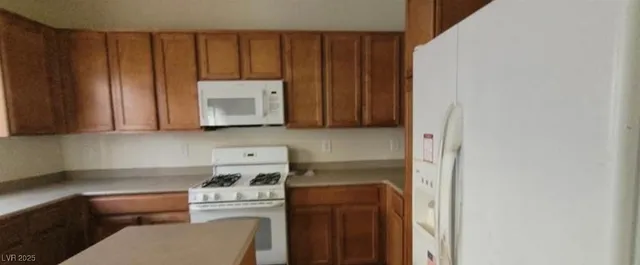 $499,900 | 8768 Charm Canyon Avenue, Las Vegas, NV 89178