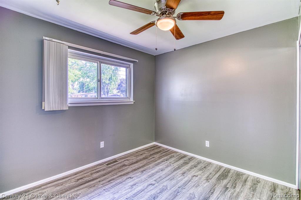 32844 Joy Road Livonia, MI 48150 - Photo 10 of 25 Gallery Image 10