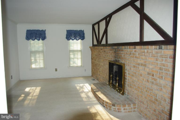 9100 Fort Foote Road Fort Washington, MD 20744 - Photo 13 of 22 Family Room